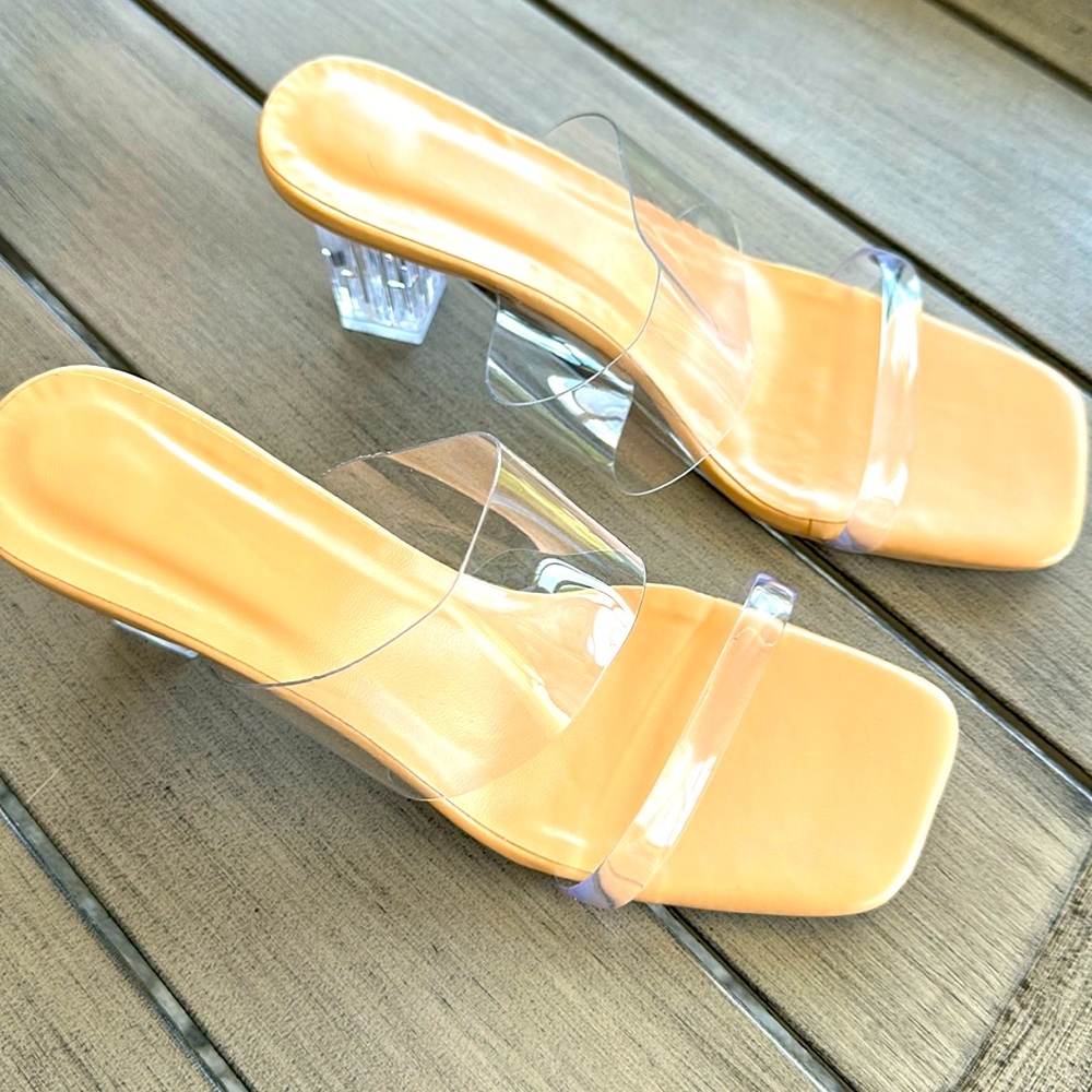 Transparent heel sandals.